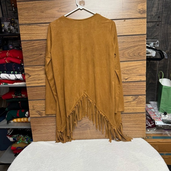 Cloud chaser size small Tan faux suede fringe cardigan open front - Picture 6 of 7